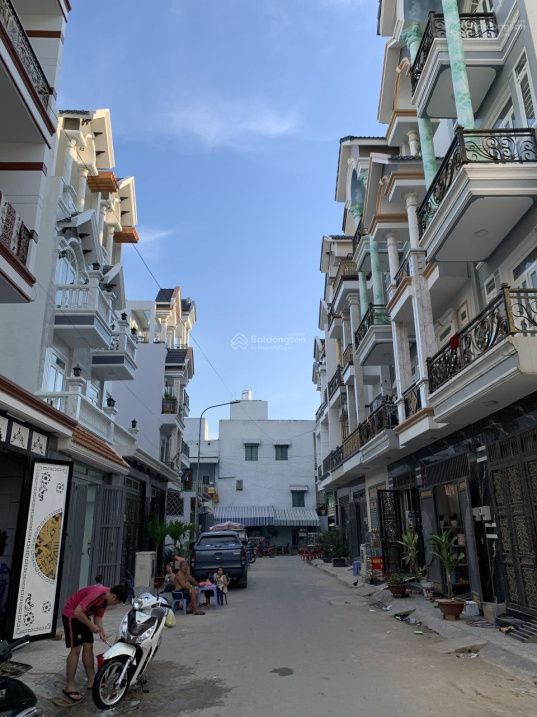 PHÂN LÔ VIP BẮC TỪ LIÊM, CẦU GIẤY 11TỶ 50M GARA OTO, YÊN TĨNH, AN NINH DÂN TRÍ CAO.