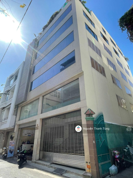 Bán nhà MT đường Nguyễn Trãi Quận 1, DT: 6x18M, nhà hầm 4 lầu ST có thang máy giá 34 tỷ TL