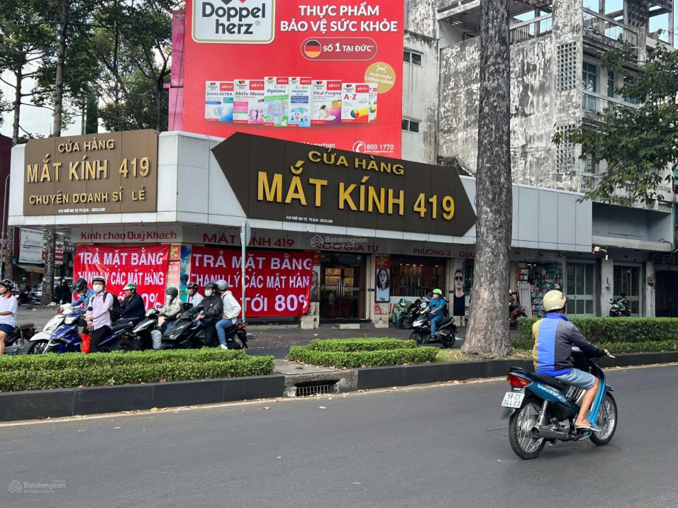 Cho Thuê Góc 3MT Ngô Gia Tự, Nguyễn Chí Thanh, DT:26x15m, Gía:230triệu/th