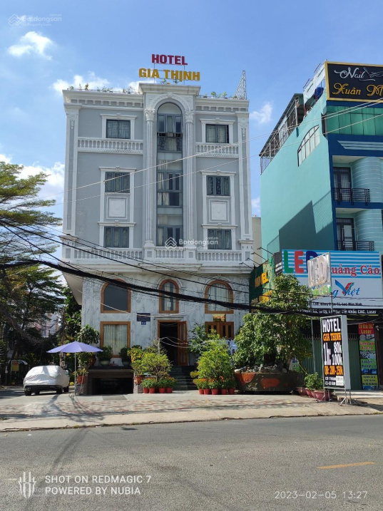 Chính chủ cần bán rất gấp nhà siêu vị trí 2 mặt tiền Võ Văn Tần - CMT8, 9x22m 6 lầu chỉ 61 tỷ TL