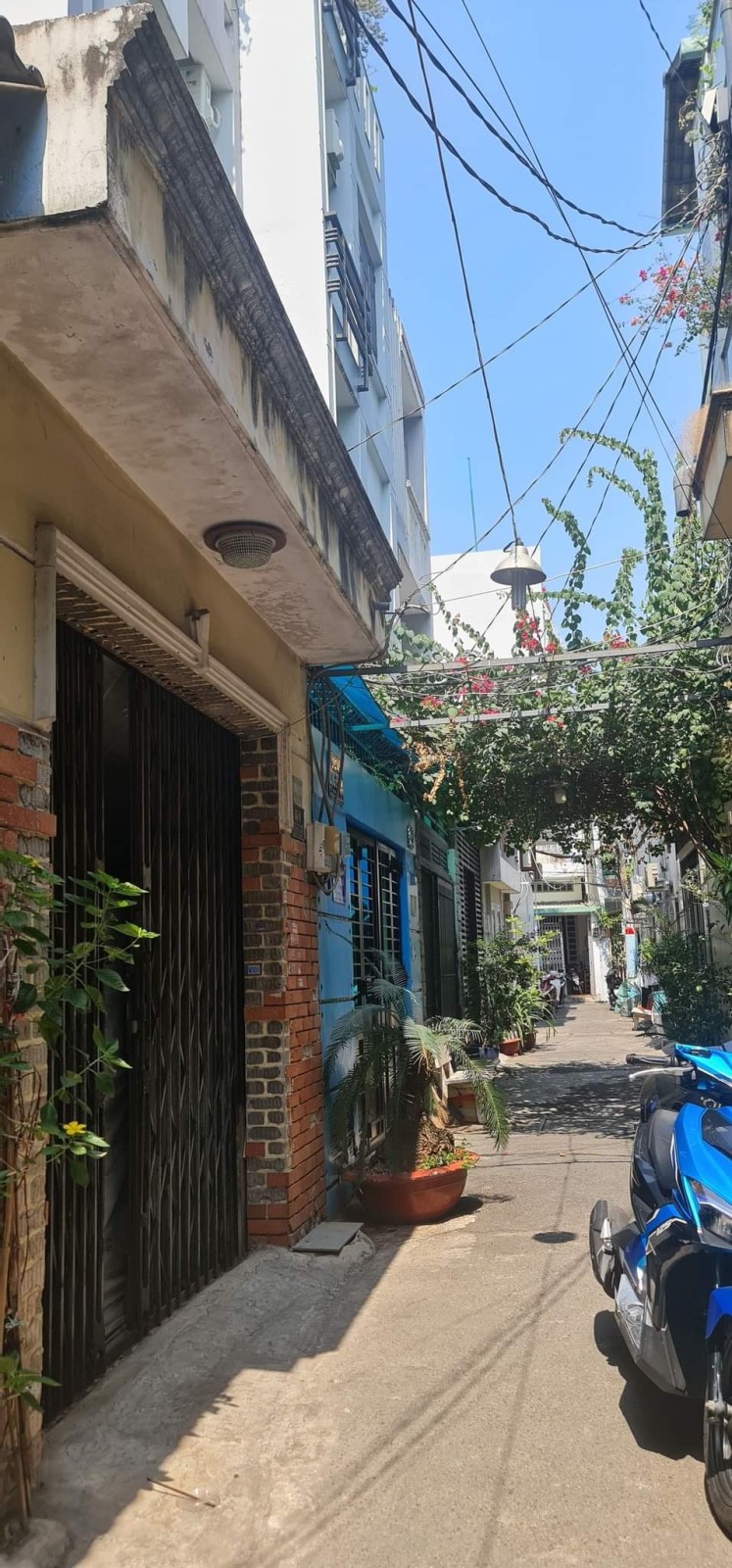 BÁN NHÀ QUẬN TÂN PHÚ,,49 M2 ,,3,65 TỶ ,2 TẦNG