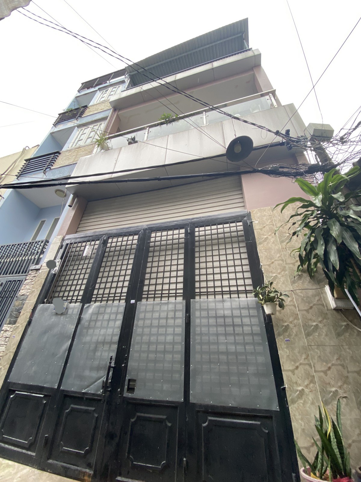 Nhà ngộp bank , diện tích rộng chỉ 5.6