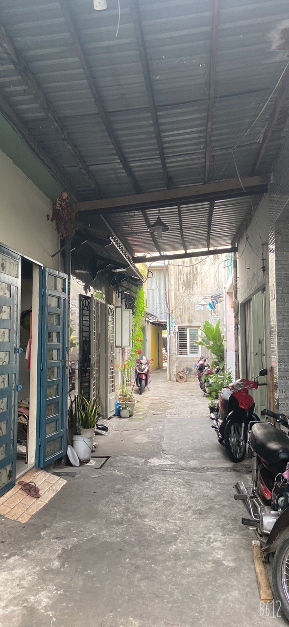 BÁN NHÀ QUẬN TÂN PHÚ, 66M2 , 2TỶ95 , 2 TẦNG