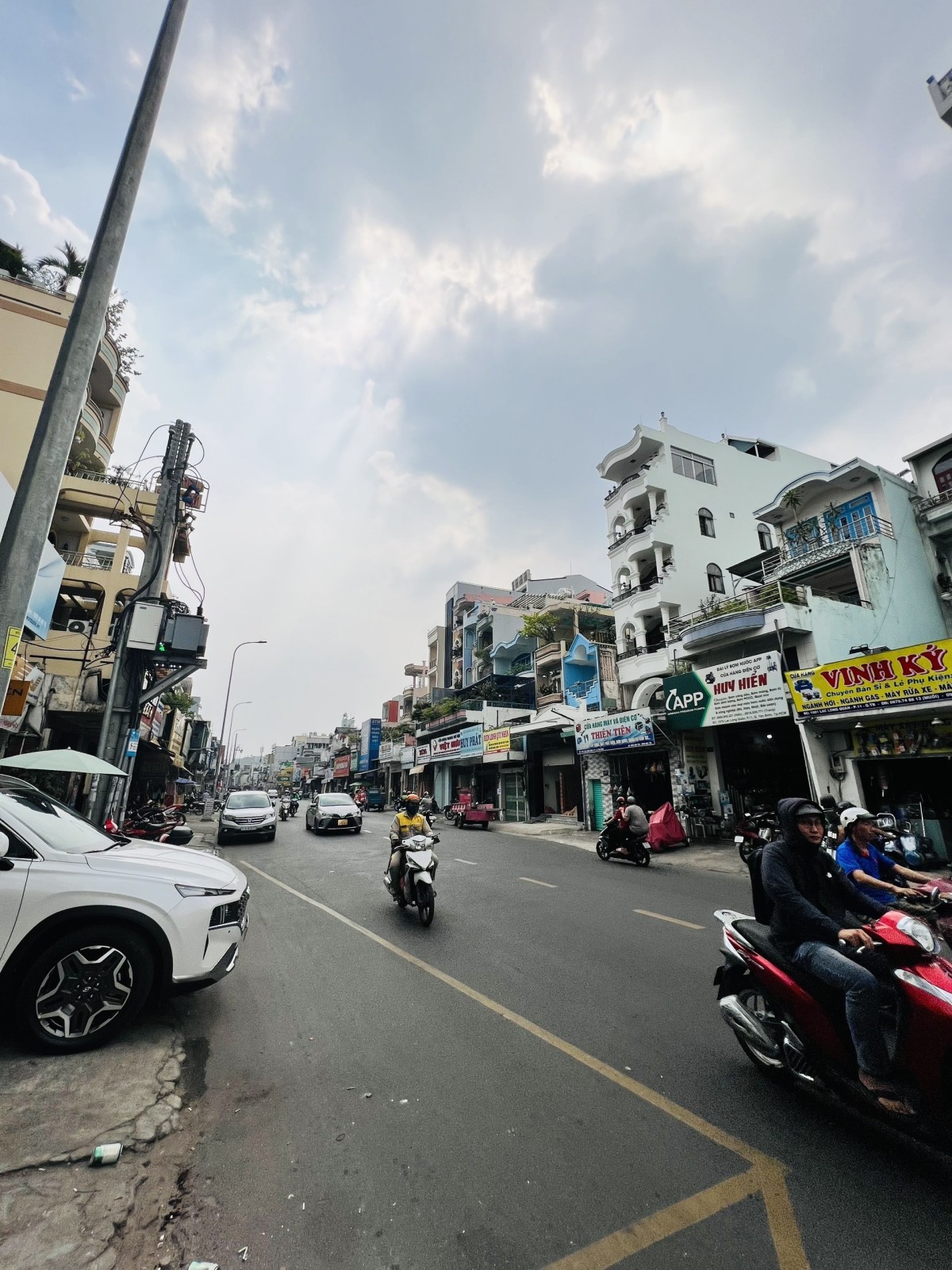 MẶT TIỀN LẠC LONG QUÂN,89M2 ,7 TẦNG ,29 TỶ