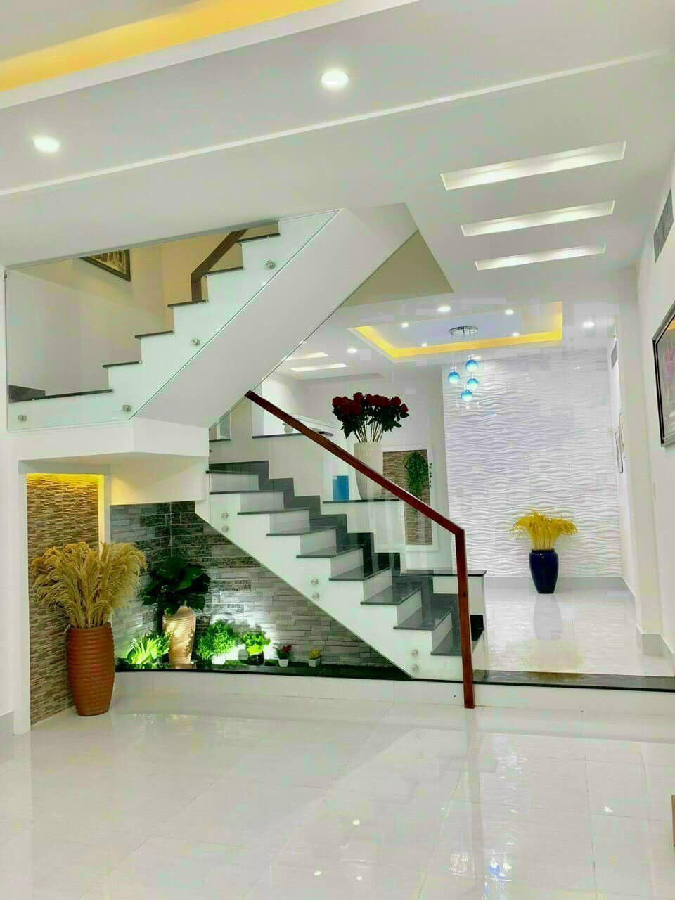 NỢ BANK CẦN BÁN GẤP NHÀ MẶT TIỀN - P. HIỆP BÌNH CHÁNH - 5X12 - CHỈ 5.65 TỶ