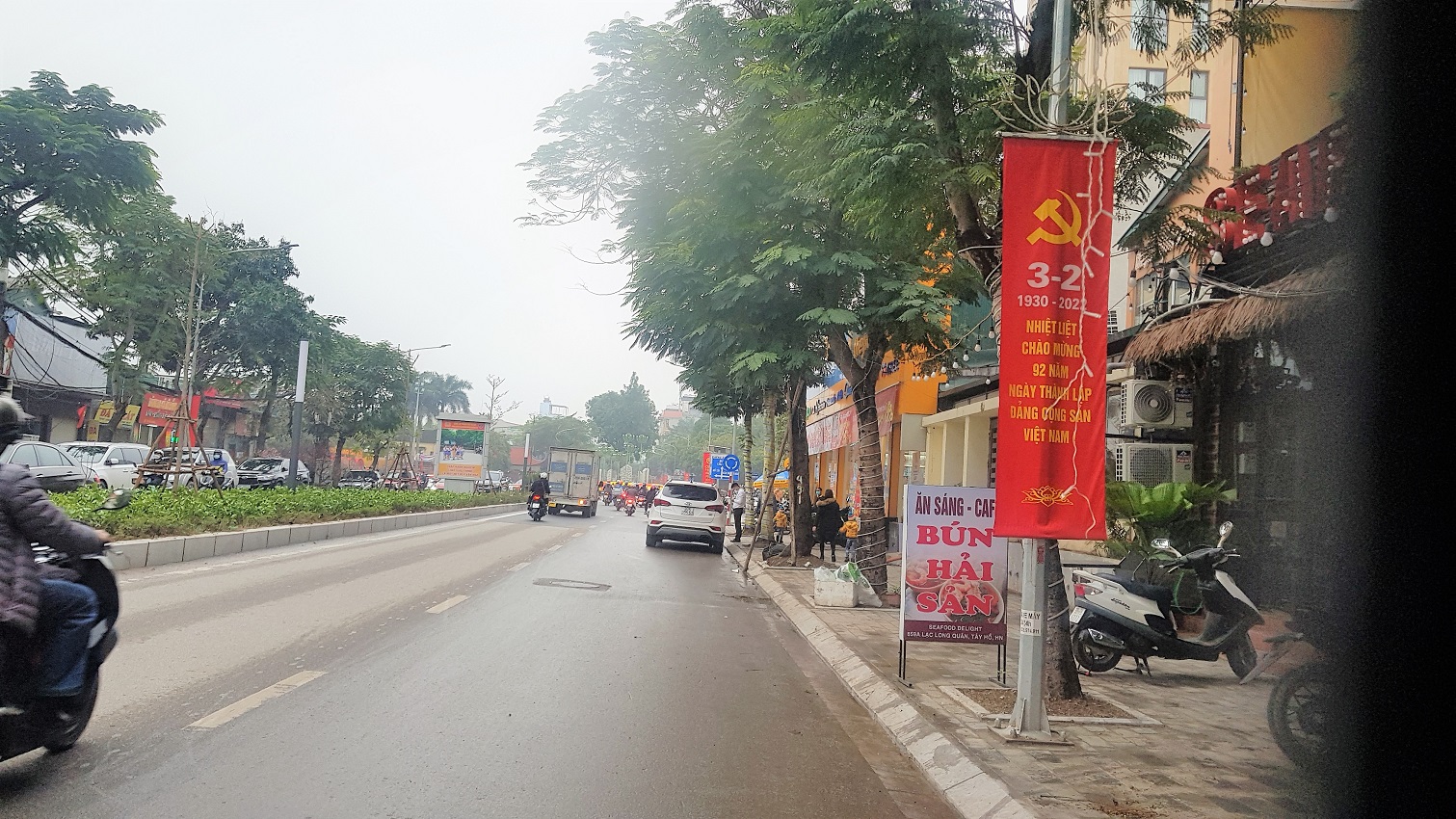 Bán nhà phố Lạc Long Quân, Tây Hồ. Lô góc, 3 oto tránh, Kinh doanh. DT150m2 MT7.5m. Giá 23 tỷ