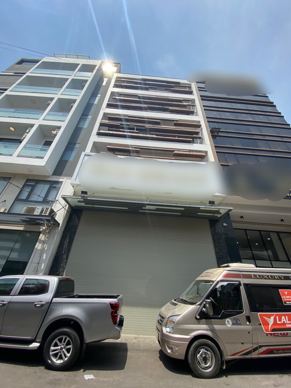 Cho thuê toà building đường Võ Oanh. Ngang lớn 8m. Giá: 170 tr/th (TL)