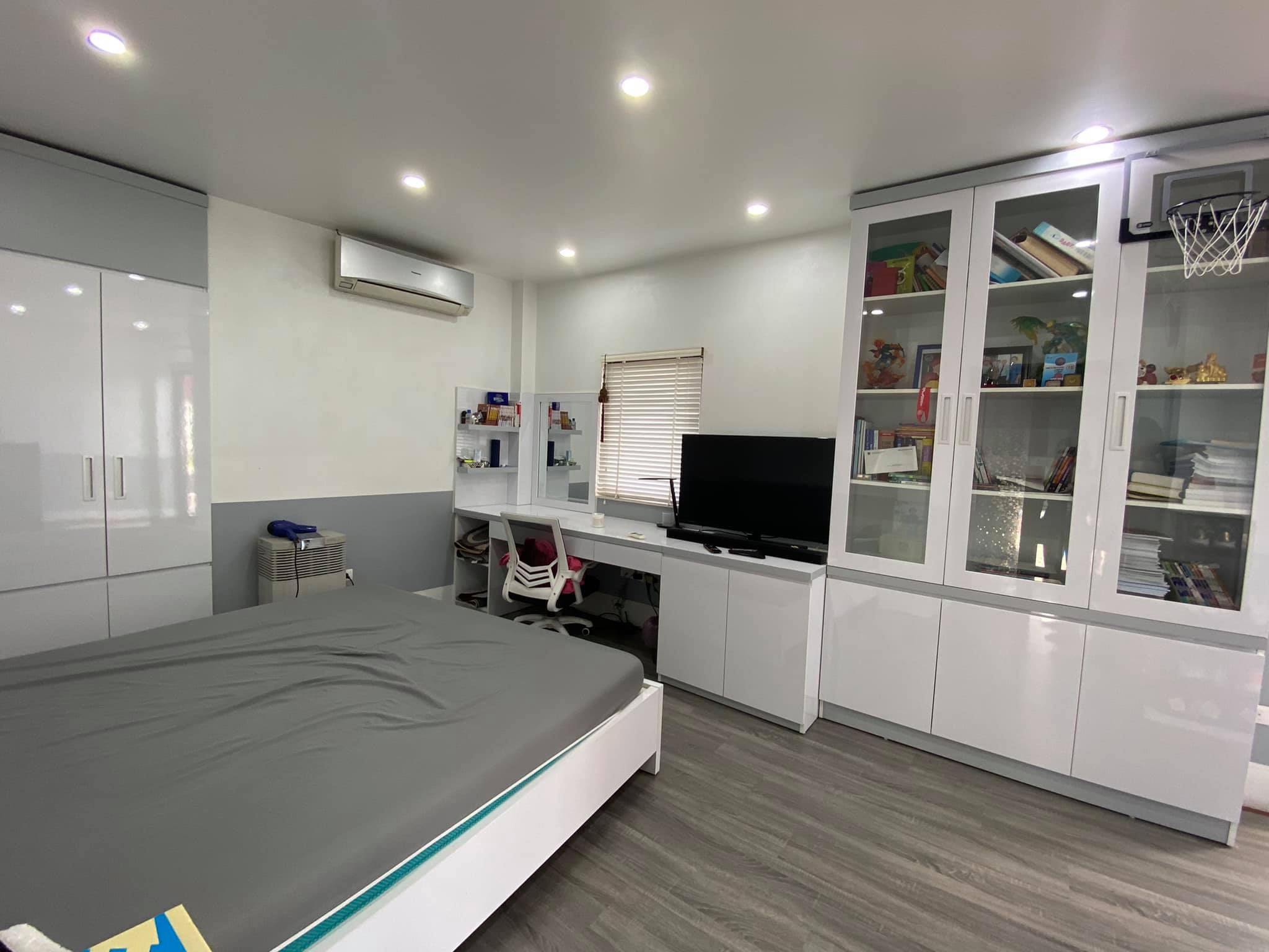 Bán Nhà Hồ Ba Mẫu, Đống Đa, Lô Góc, Ô Tô, 45m2 4T MT5.6m, Giá 6.2 Tỷ, 10M, Gần Hồ