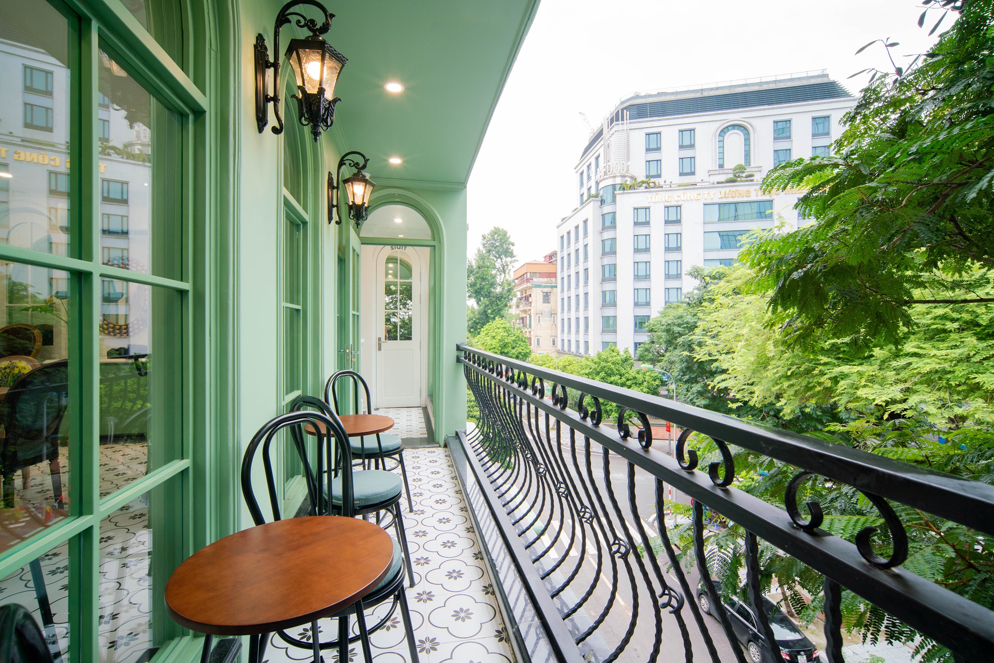 BÁN NHÀ MẶT PHỐ CỔ HOÀN KIẾM - LÔ GÓC - KD CAFE SẦM UẤT. DT 45M2. GIÁ 32,5 TỶ