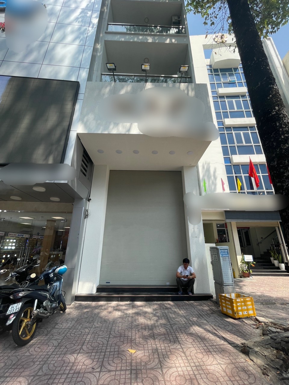 Cho thuê nhà MT Nguyễn Trãi, Q.5. S:4*18m. Giá: 55tr/th (TL)