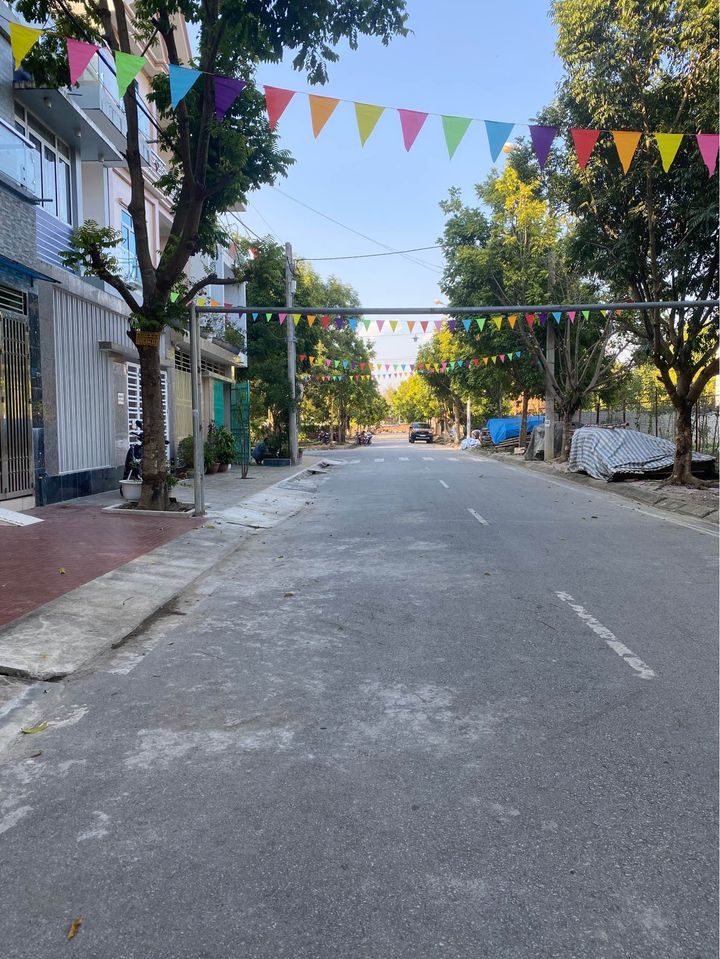 Bán đất mặt đường nhựa 11m ở khu đô thị Pom La - huyện Điện Biên