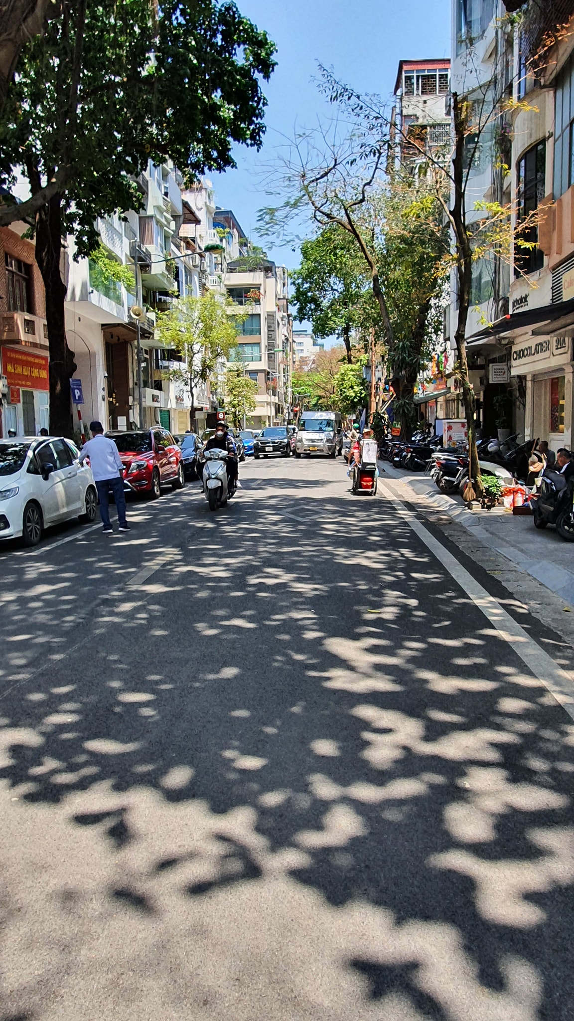 Bán nhà mặt phố Doãn Kế Thiện, Cầu Giấy, 65m2, mặt tiền 5.5m, vỉa kè kinh doanh, sổ đỏ chính chủ. 16 tỷ - 0932,326,626