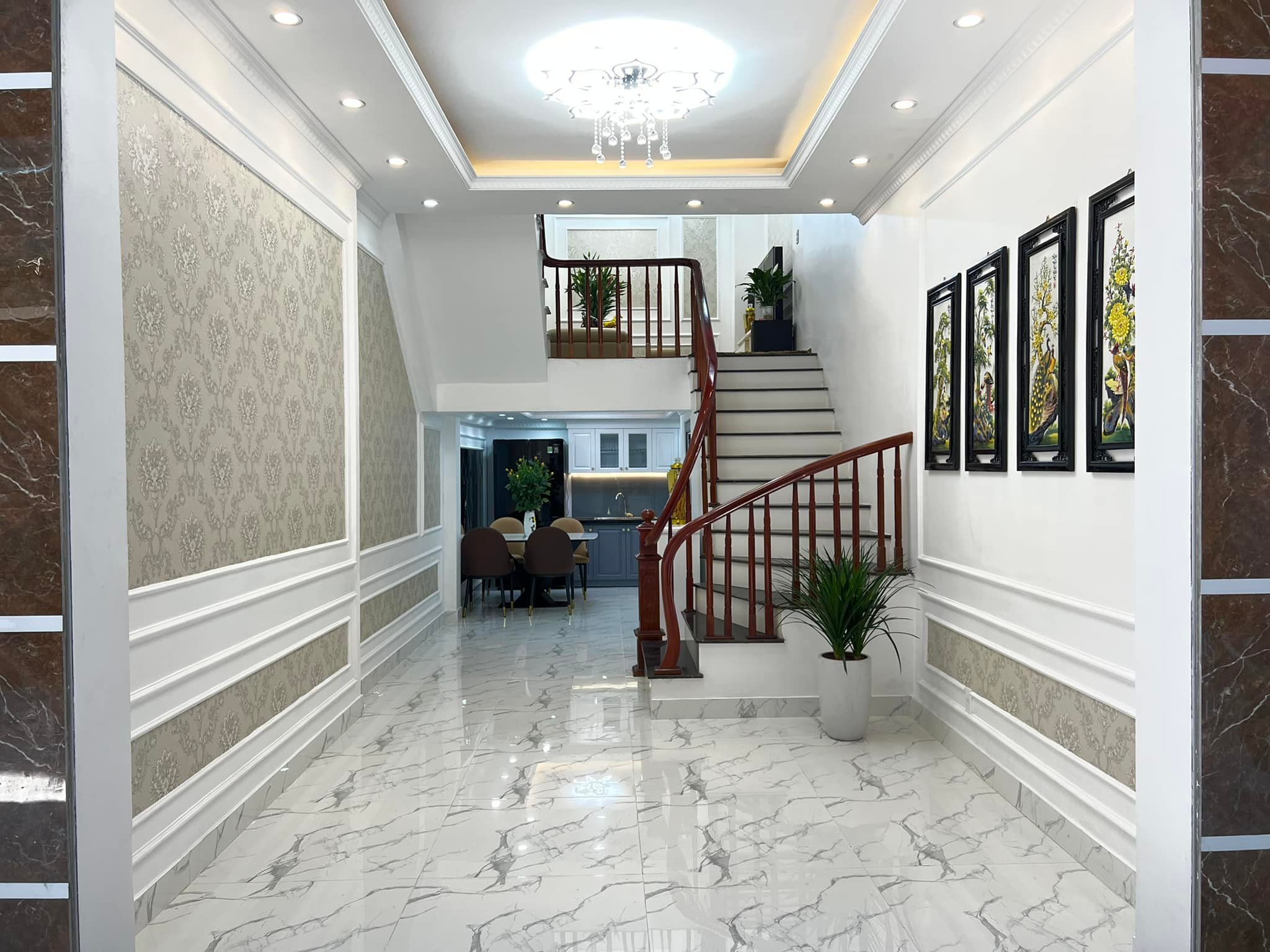 Bán Nhà Tây Sơn, Đống Đa, Ô Tô, Tặng Nội Thất, 40m2 6 Tầng, Giá 5.5 Tỷ