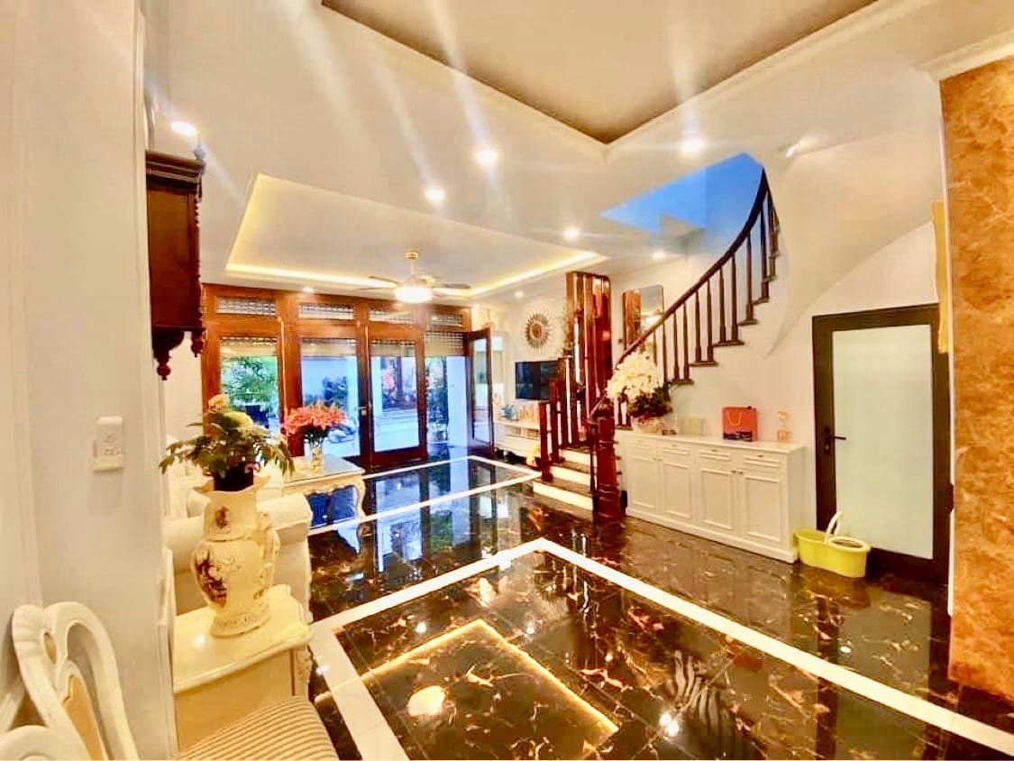Bán biệt thự sang trọng hiện đại nhất KĐT Tây Nam Linh Đàm. DT 280m x 4 tầng, mt 16m. Giá 52 tỷ.