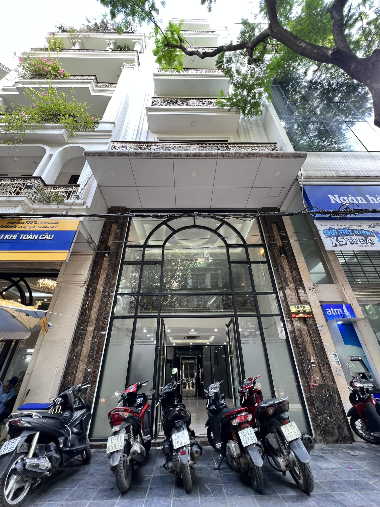 Đắc địa Mặt phố Mai Hắc Đế DT 125m2 x 4T, MT5,8m. Vuông đẹp.