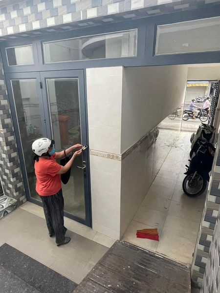 bán mặt tiền huỳnh tấn phát quận 7 - dt 8 x 25 - xây dựng 4 tầng. đang cho thuê 40tr