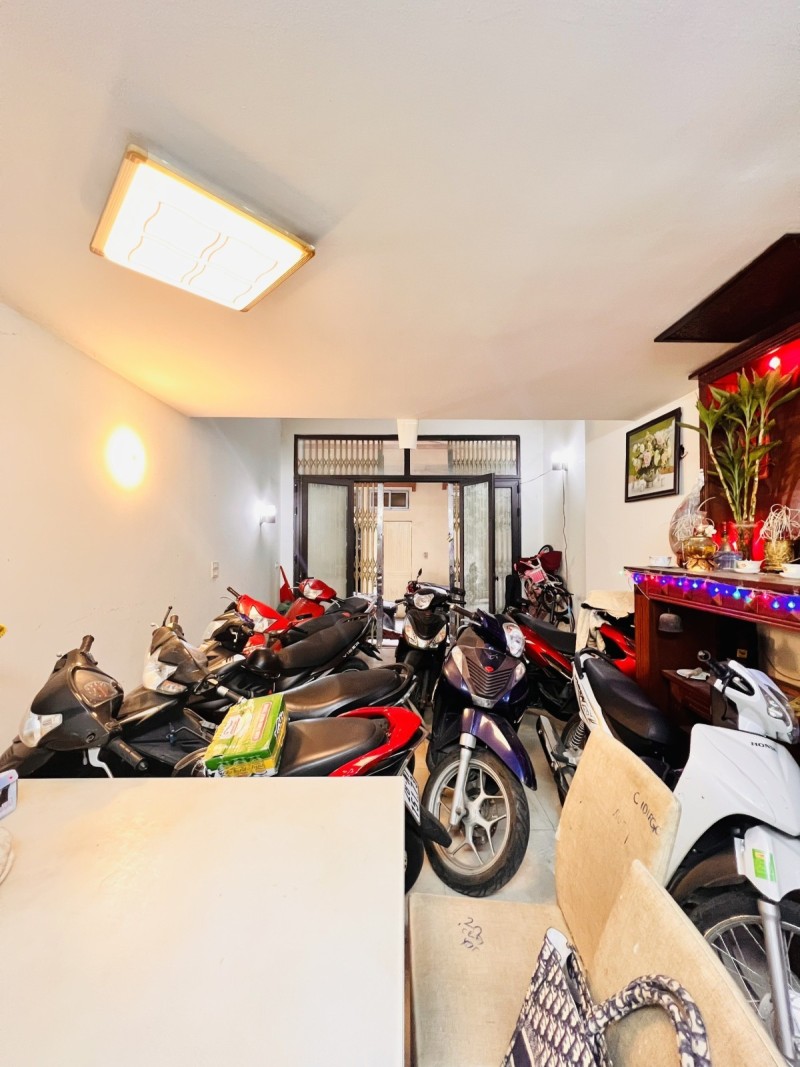 Bán nhà Trần Khát Chân Hai Bà Trưng 45/50 m2 T2 x 5 tầng, MT 4.4m, 7.1 tỷ