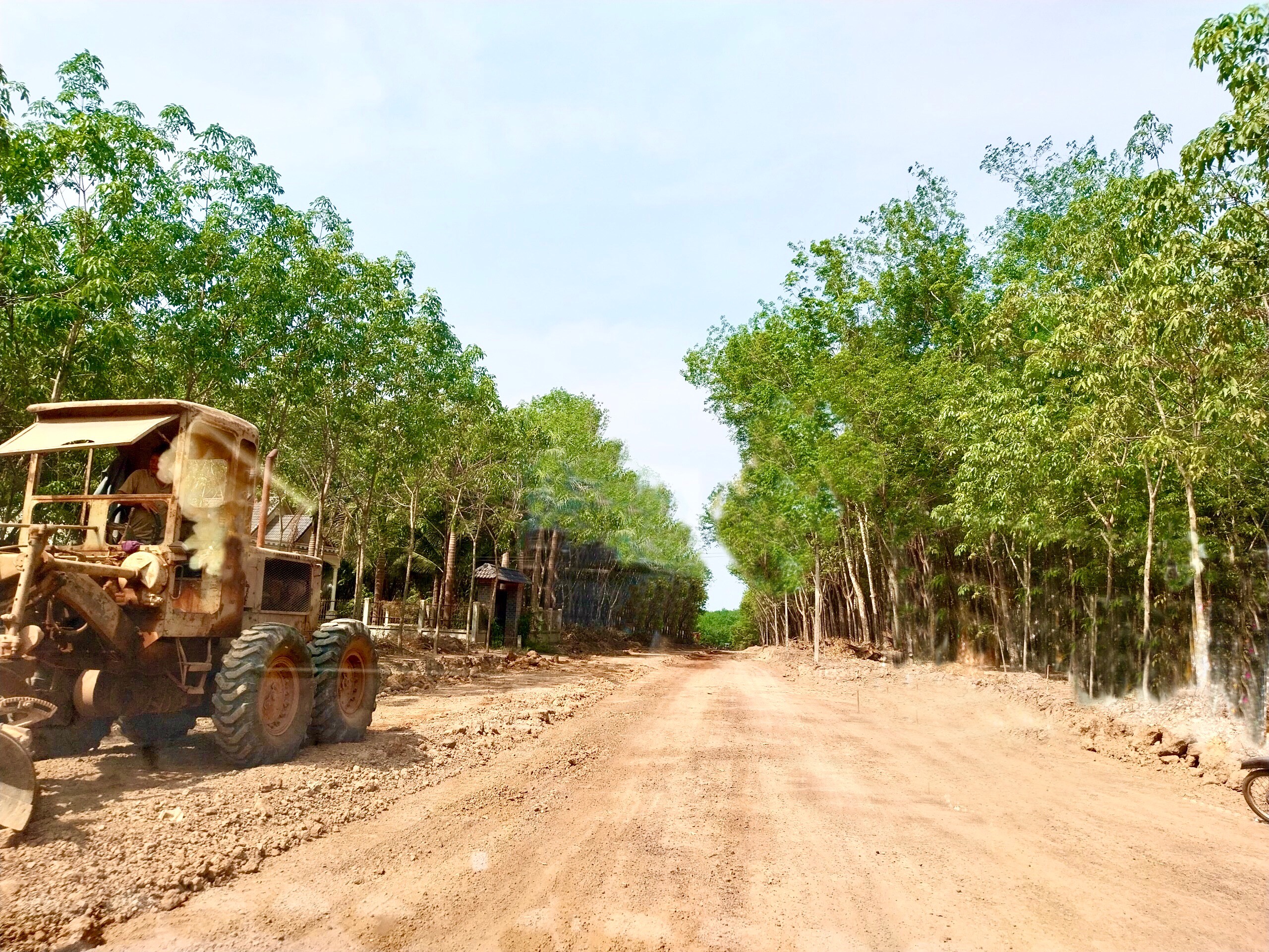 cần bán gấp lô đất ngộp ngay đường Liên Huyện đang làm 32m