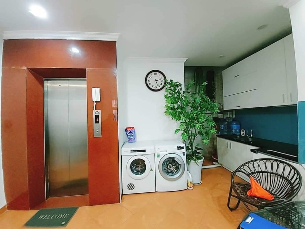 Bán nhà gần phố Huế Hai Bà Trưng 50m2 x 7 tầng MT 5.1m giá 24 tỷ