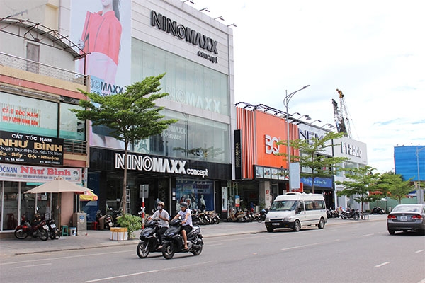 Chính chủ cần bán nhà 4 tầng mặt tiền Lê Duẫn kẹp kiêt. Chỉ 250 triệu/m2.