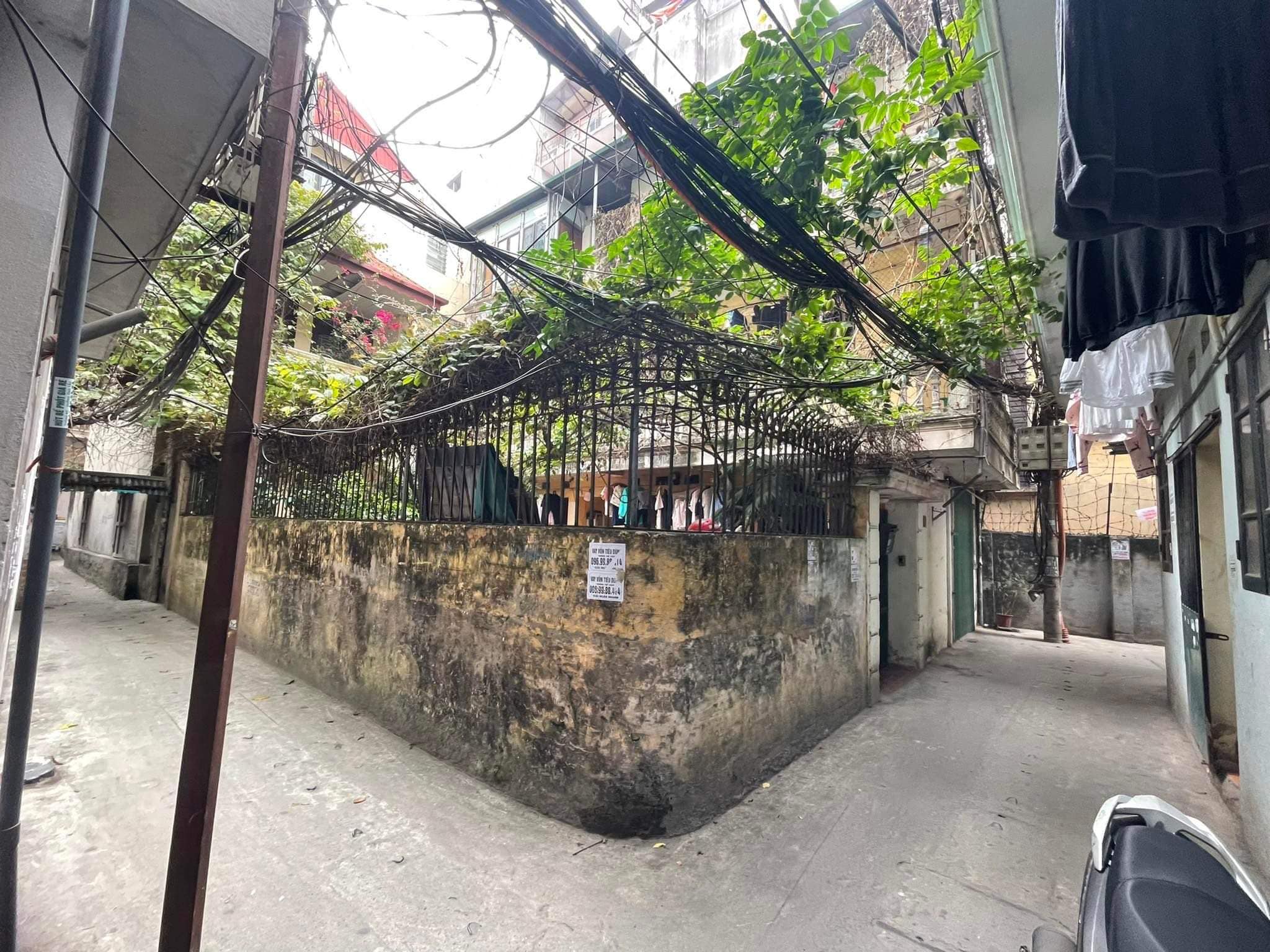 Bán 100m2 đất Ngõ 68 Cầu giấy. 70tr/m2-mặt tiền 3/8m. Siêu lợi nhuận.