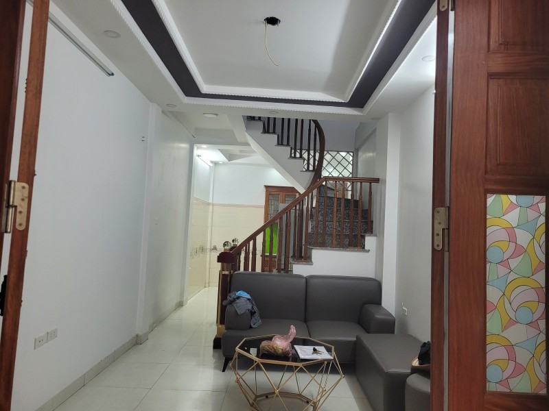 NGÕ 211 KHƯƠNG TRUNG - GẦN ÔTÔ - SÁT HỒ 5PN Ở NGAY 3,8 tỷ