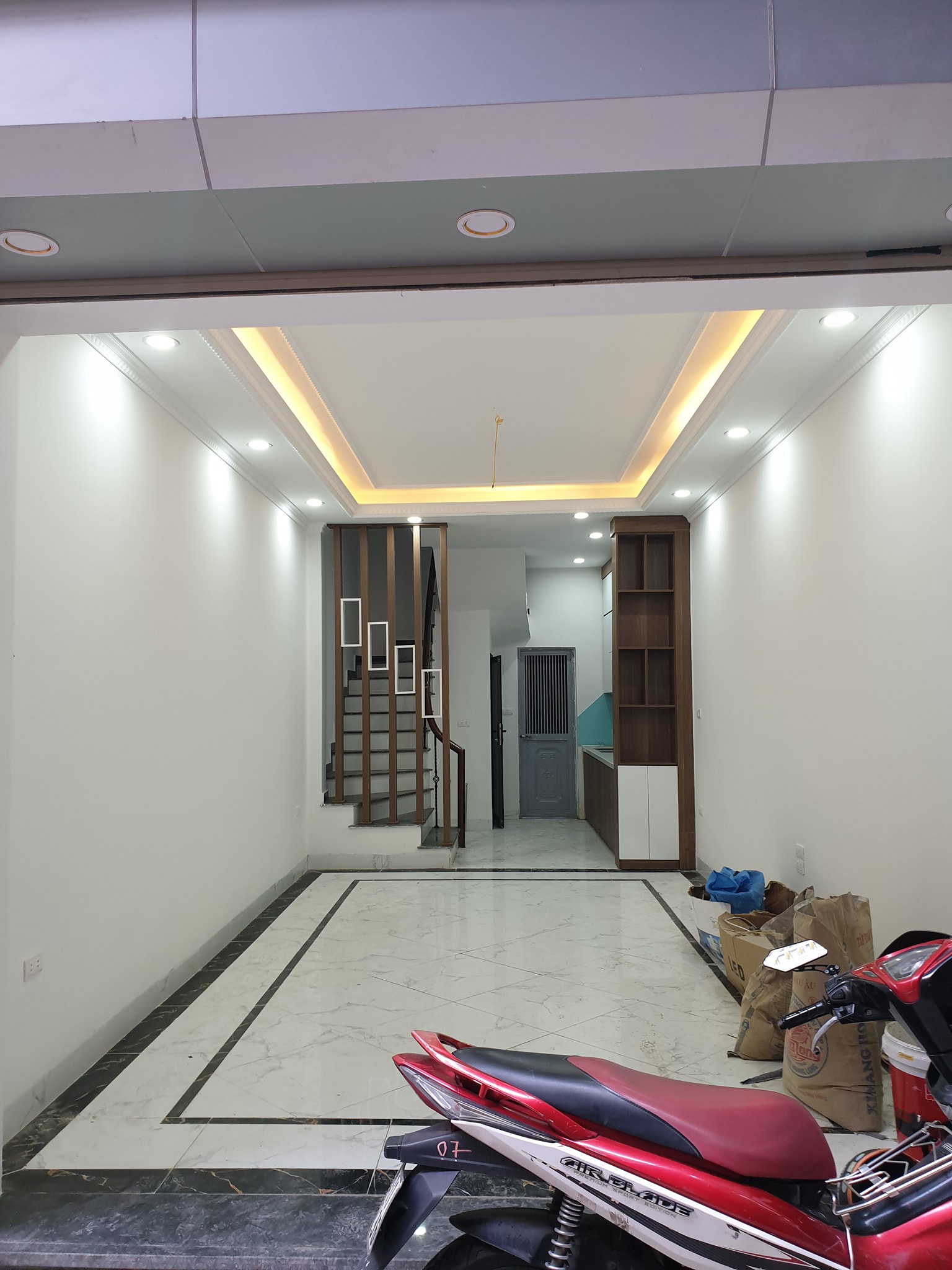 Bán nhà quận Hoàng Mai, NHÀ MỚI CẠNH TRƯỜNG HỌC, NGÕ 3 GÁC 42m5T 4 Tỷ