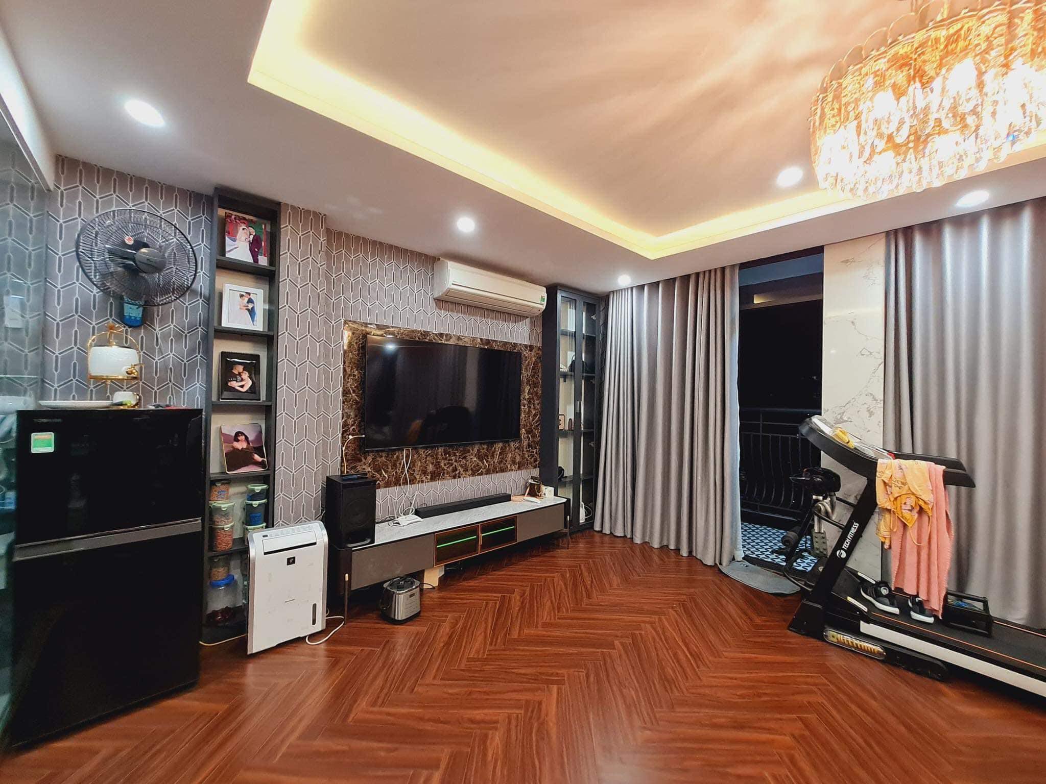 Bán nhà Thái Hà ô tô 7 chỗ đỗ cửa , gần phố , kinh doanh đỉnh , hai mặt thoáng