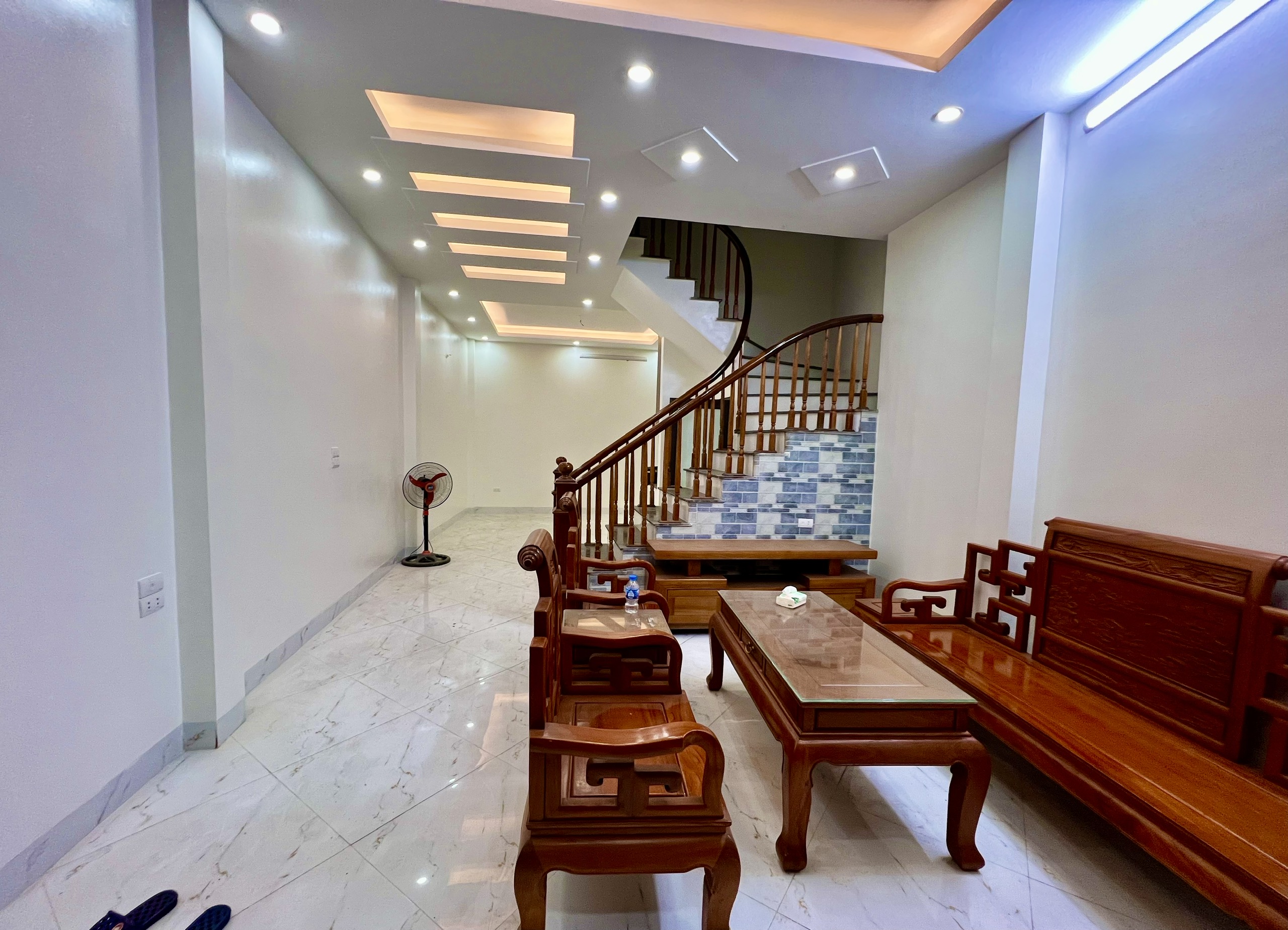 Bán nhà ngõ 36 Lê Thanh Nghị-Bách Khoa, 55m2 x 5T mới đẹp, sân riêng. Giá 5,3 tỷ