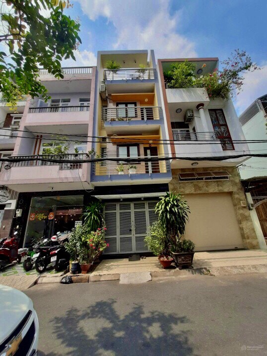 Bán nhà hẻm vip đường Tân Sơn Nhì,DT:4x16m đúc 3 lầu mới giá 11 tỷ