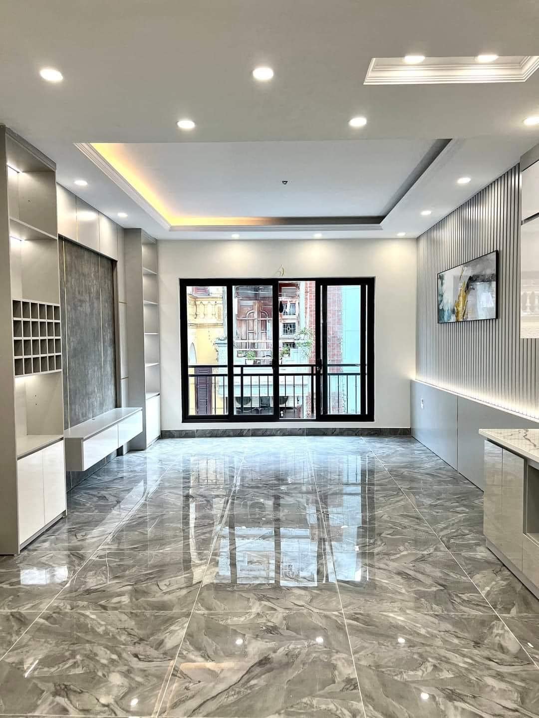 Bán Nhà Phạm Ngọc Thạch, Đống Đa, Lô Góc, Thang Máy, 45m2 6T MT5M, Giá 8.3 Tỷ