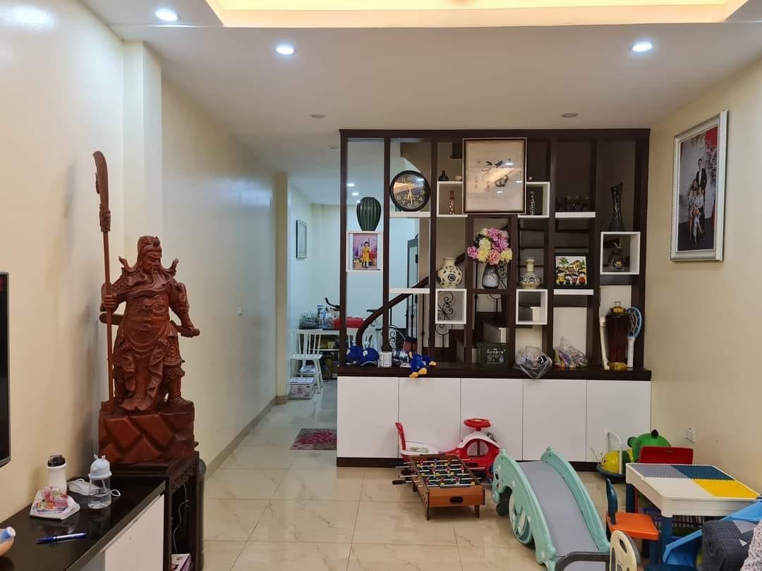 Bán nhà khu phân lô cán bộ Ngọc Thuỵ 40m