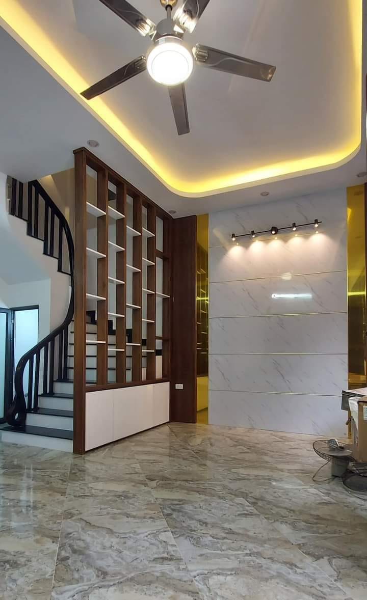 + Bán nhà Ngọc Thụy - Long Biên - tặng nội thất - 33m2 x 3.x tỷ