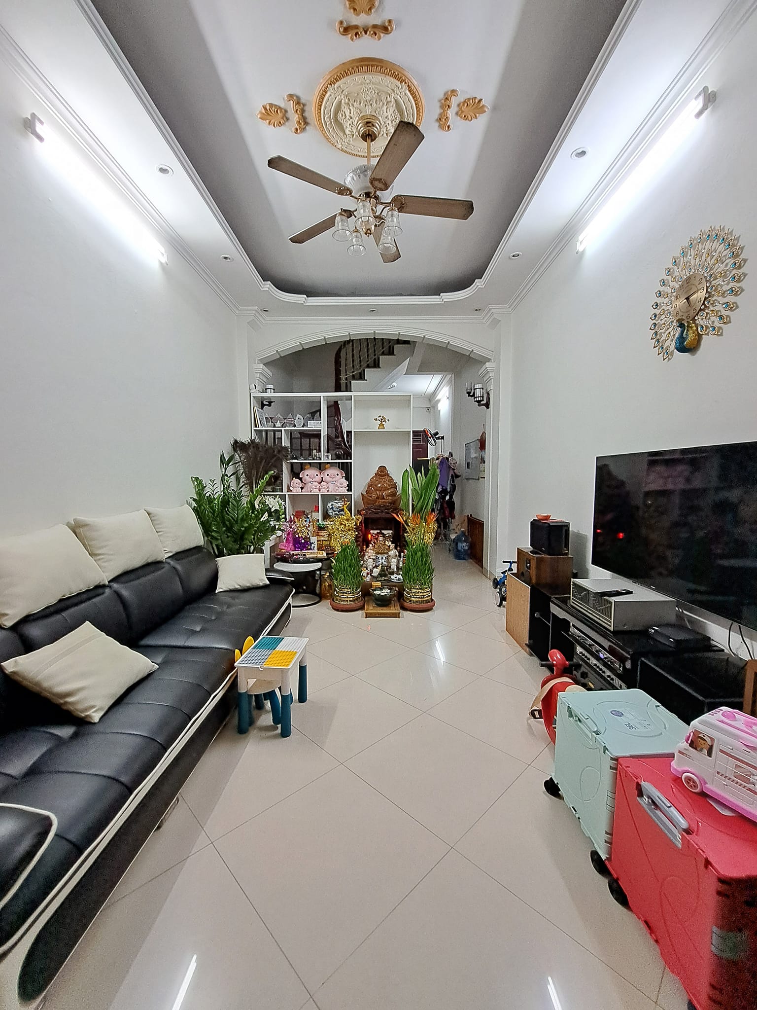 NHÀ ĐẸP TRẦN QUANG DIỆU - ĐỐNG ĐA, 7 TẦNG THANG MÁY, PHÂN LÔ, Ô TÔ THÔNG, GẦN PHỐ.