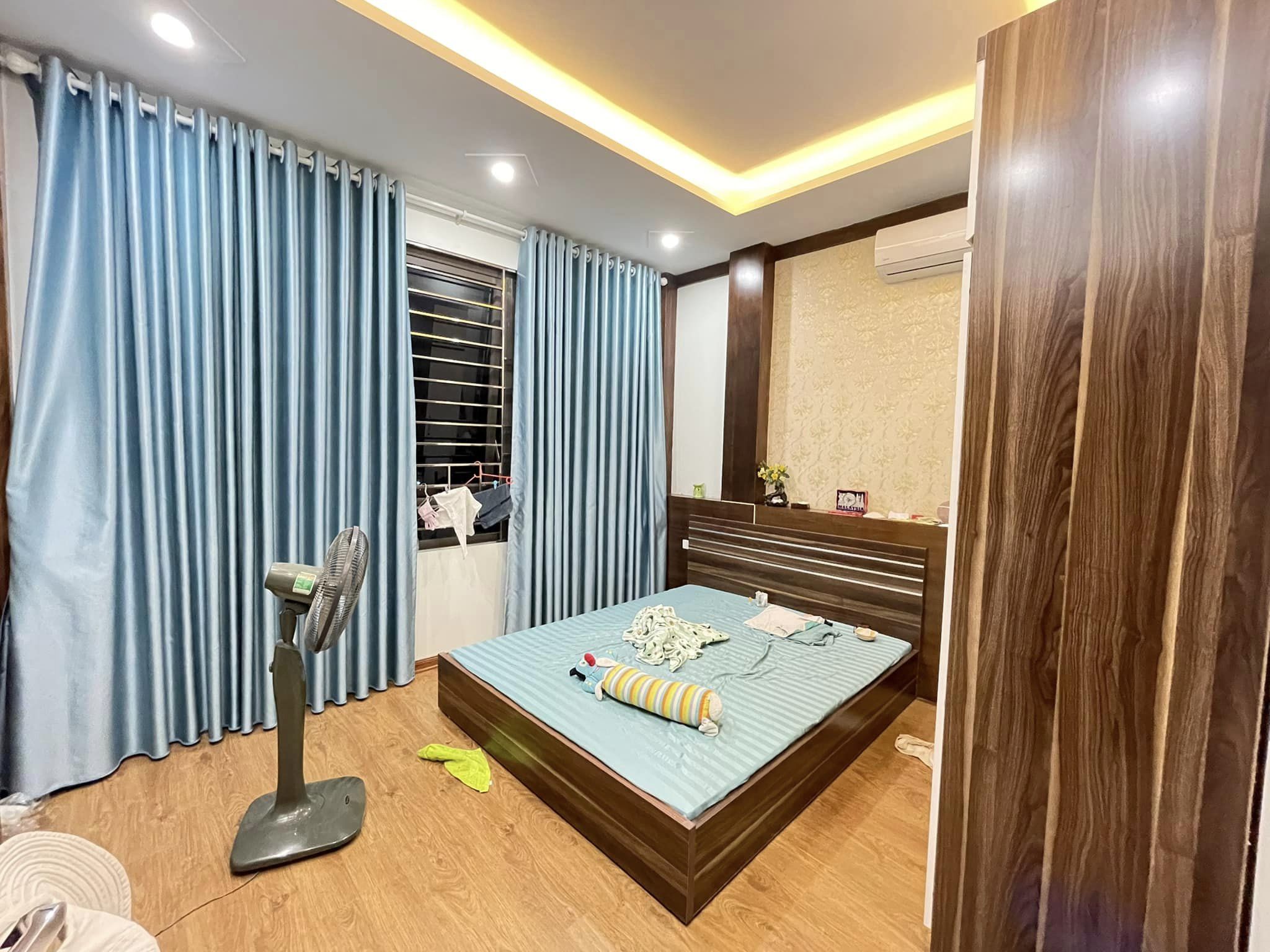 Bán nhà gần Liễu Giai, Ba Đình, Ô Tô đỗ cửa chỉ hơn 7 tỷ, 55m * 5T, MT 5.5m, 2 thoáng