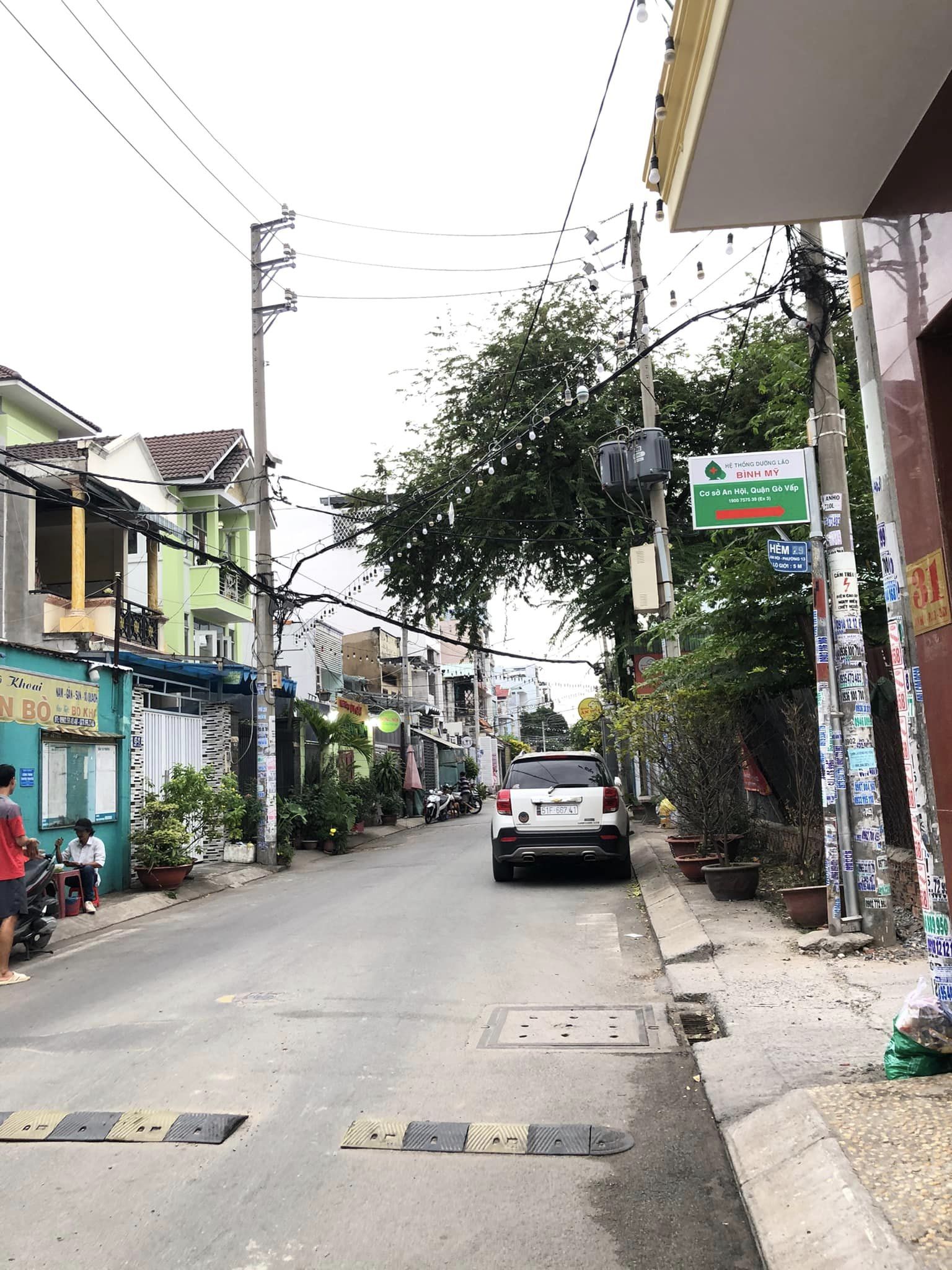 chính chủ bán gấp 2,7 tỷ- sổ hồng công nhận đủ- không qui hoạch - hẻm thông - lê văn thọ- cầu cụt- p13 gò vấp