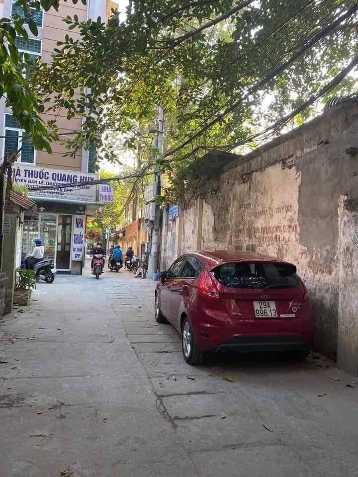 Bán nhà riêng Phố Cầu Giấy 45m2, Ngách Thông, Ô tô cạnh nhà chỉ với 5 tỷ ở ngay