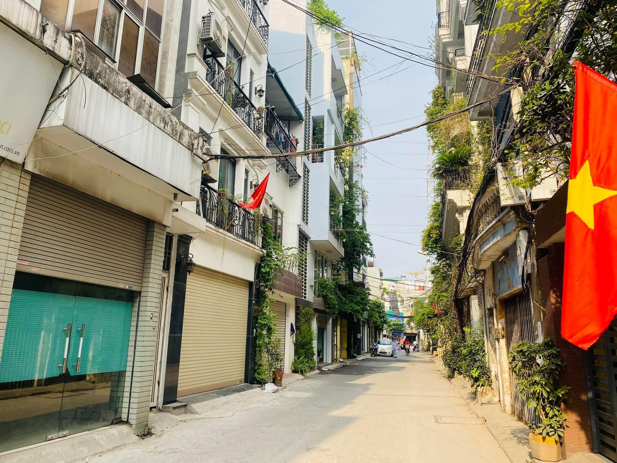 GẤP LẮM RỒI! Bán Nhà Cổ Điển, 36M*4T, Dân xây, Ôtô Tránh, KV Sầm Uất Giá Chỉ Nhỉnh 2 Tỷ