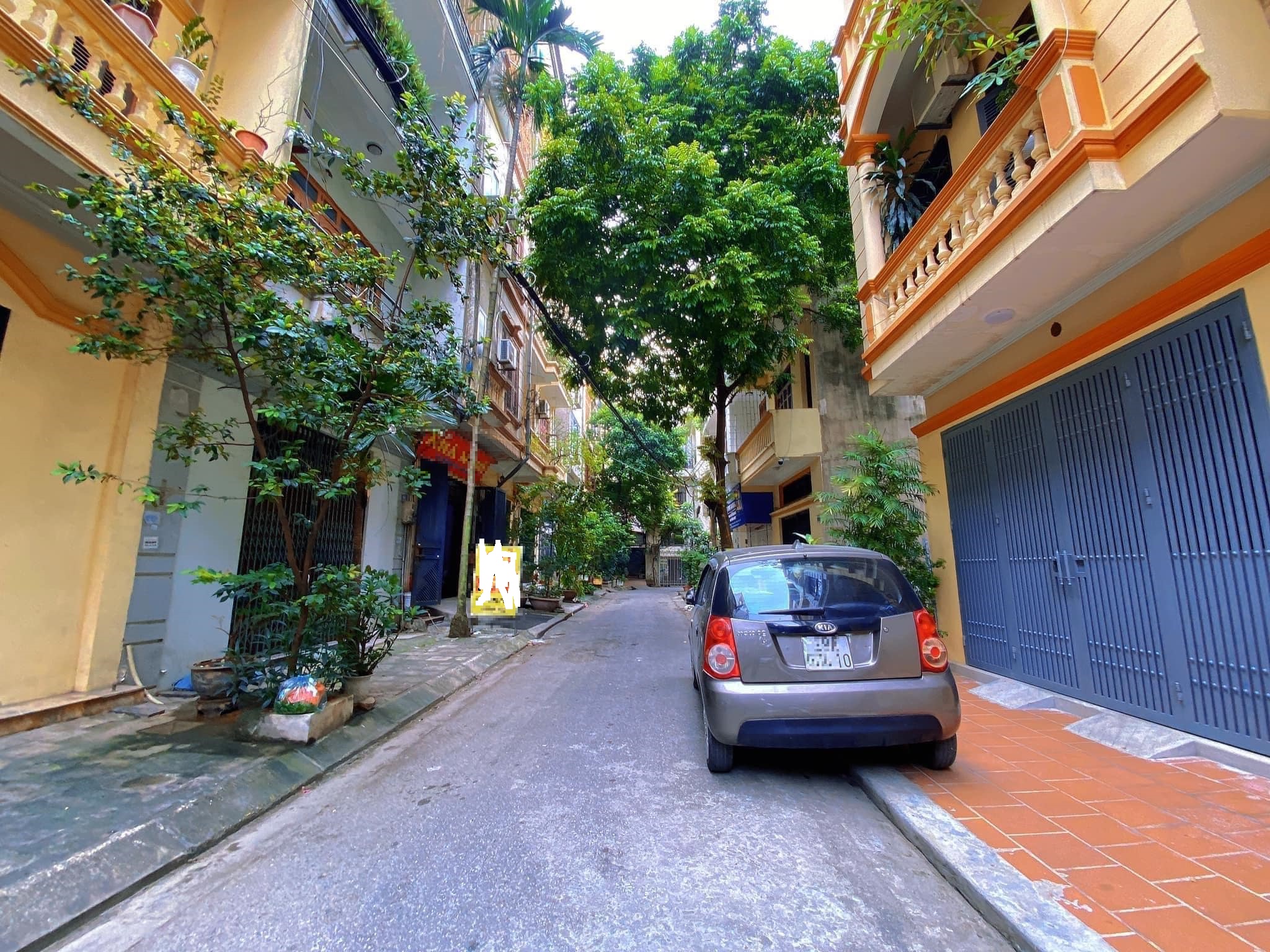 NHÀ PHỐ TRUNG KÍNH CẦU GIẤY 50M2, 5T Ô TÔ TRÁNH VỈA HÈ RỘNG 12.5 TỶ