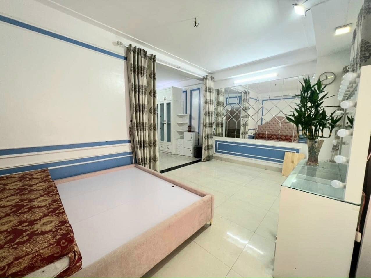 Phạm Văn Đồng - 4,8 Tỷ - Mới Đẹp - Thang Máy Xịn - ĐẤT LỘC HỢP KINH DOANH.45m x 5 tầng, 5.3m MT.