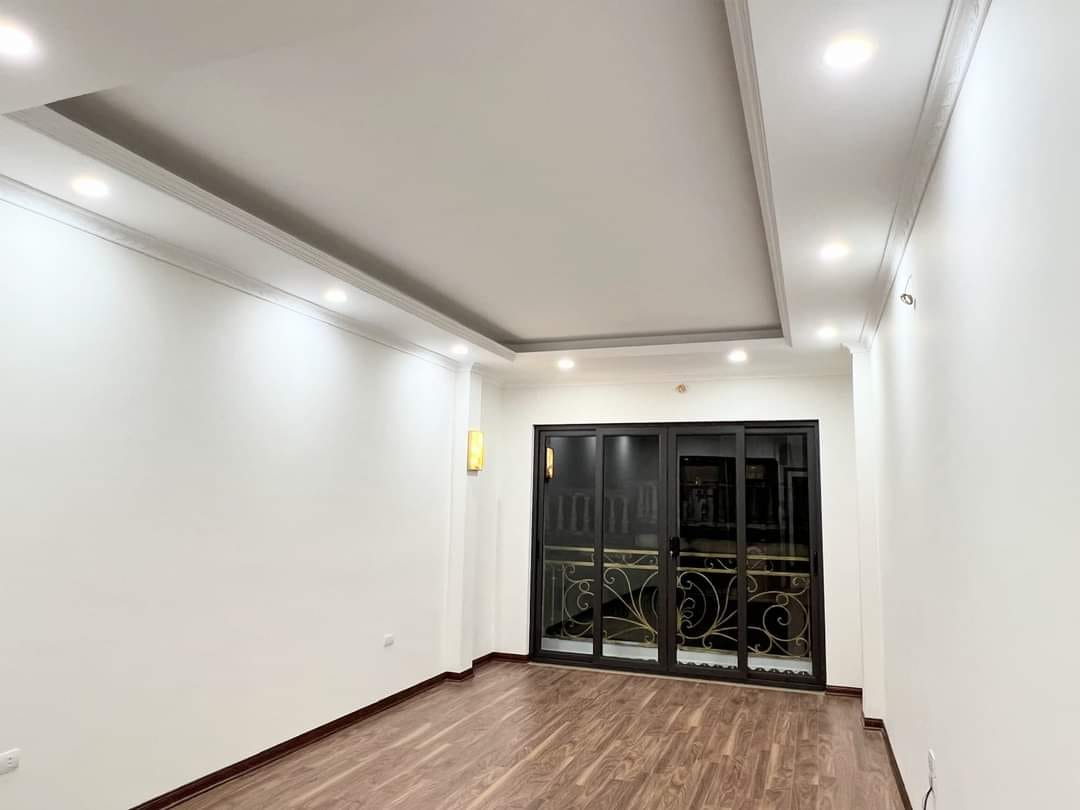 BÁN NHÀ KIM ĐỒNG 70M2 6 TẦNG THANG MÁY- VIEW HỒ – Ô TÔ DỪNG ĐỖ- GIÁ CHỈ 9.8 TỶ