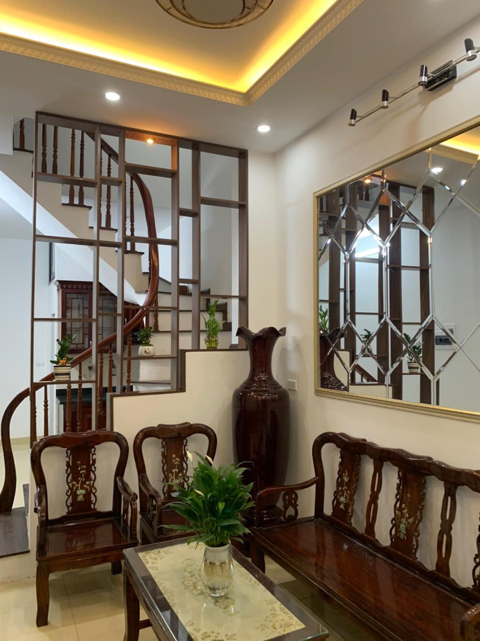 XEM NGAY! NHÀ ĐẸP ở Nguyễn Khang, Cầu Giấy 30m2 5T 3.7tỷ Nhài đẹp ở ngay, TẶNG NỘI THẤT