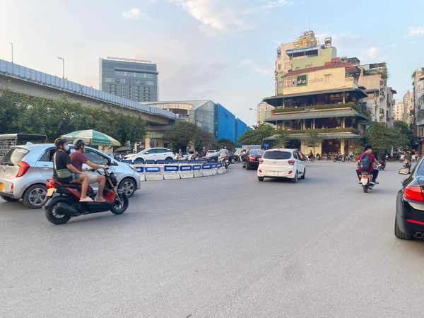 (CỰC PHẨM !!! XEM NGAY) nhà Hào Nam Cát Linh 37m2 5T Ngõ thông thoáng DÂN TỰ XÂY