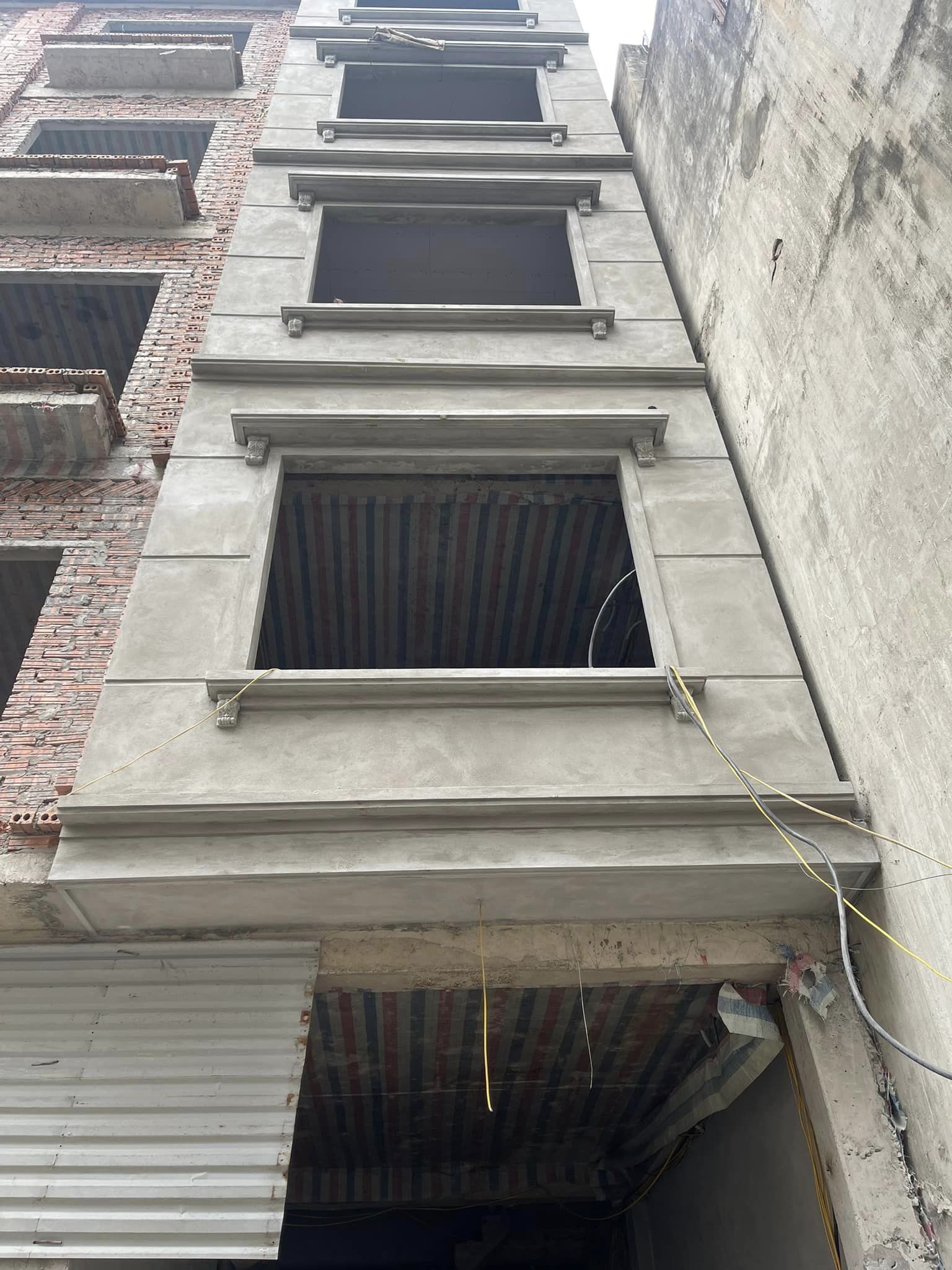 4 căn nhà Mới + Đẹp, Nam Từ Liêm, 31 - 32M2, 5 tầng, giá 3,8 tỷ/căn. Ảnh thật 100%