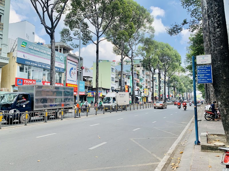 Mặt tiền 3 Tháng 2, giá chỉ 9,6 tỷ, 5 tầng, thang máy, kinh doanh quá tốt.