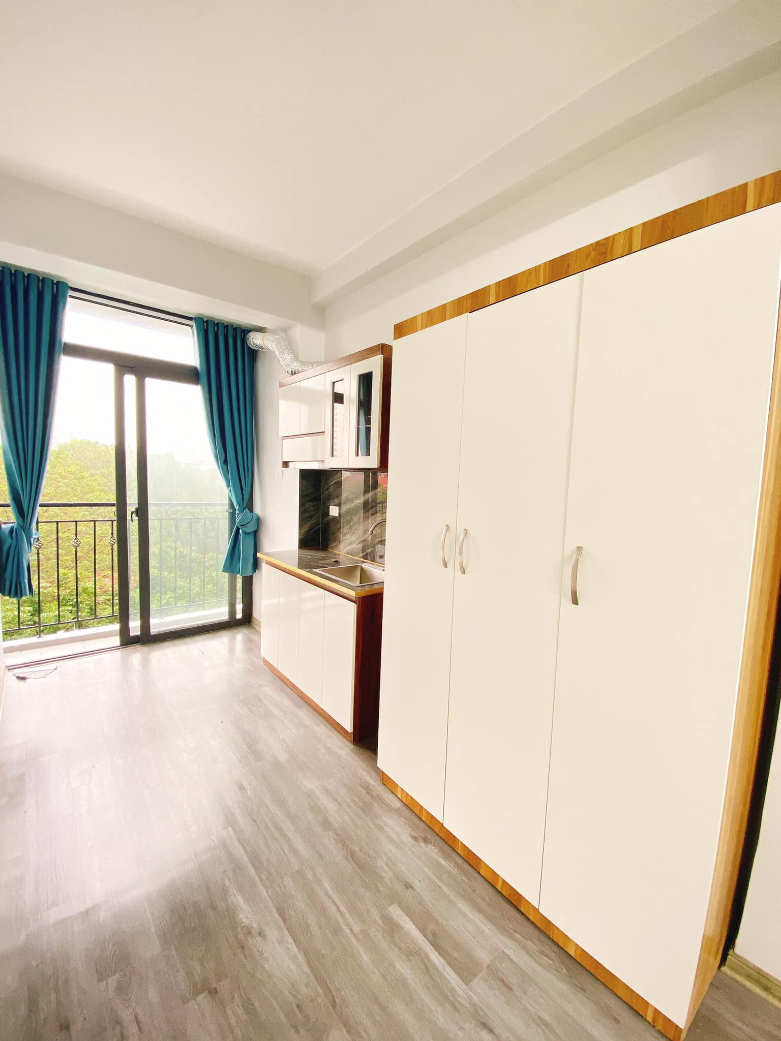 Tòa Nhà Apartmant Phố Thụy Khê, 70m2, 8 tầng, mặt tiền 6m, giá 11.2 tỷ, thu 11 tỷ/năm