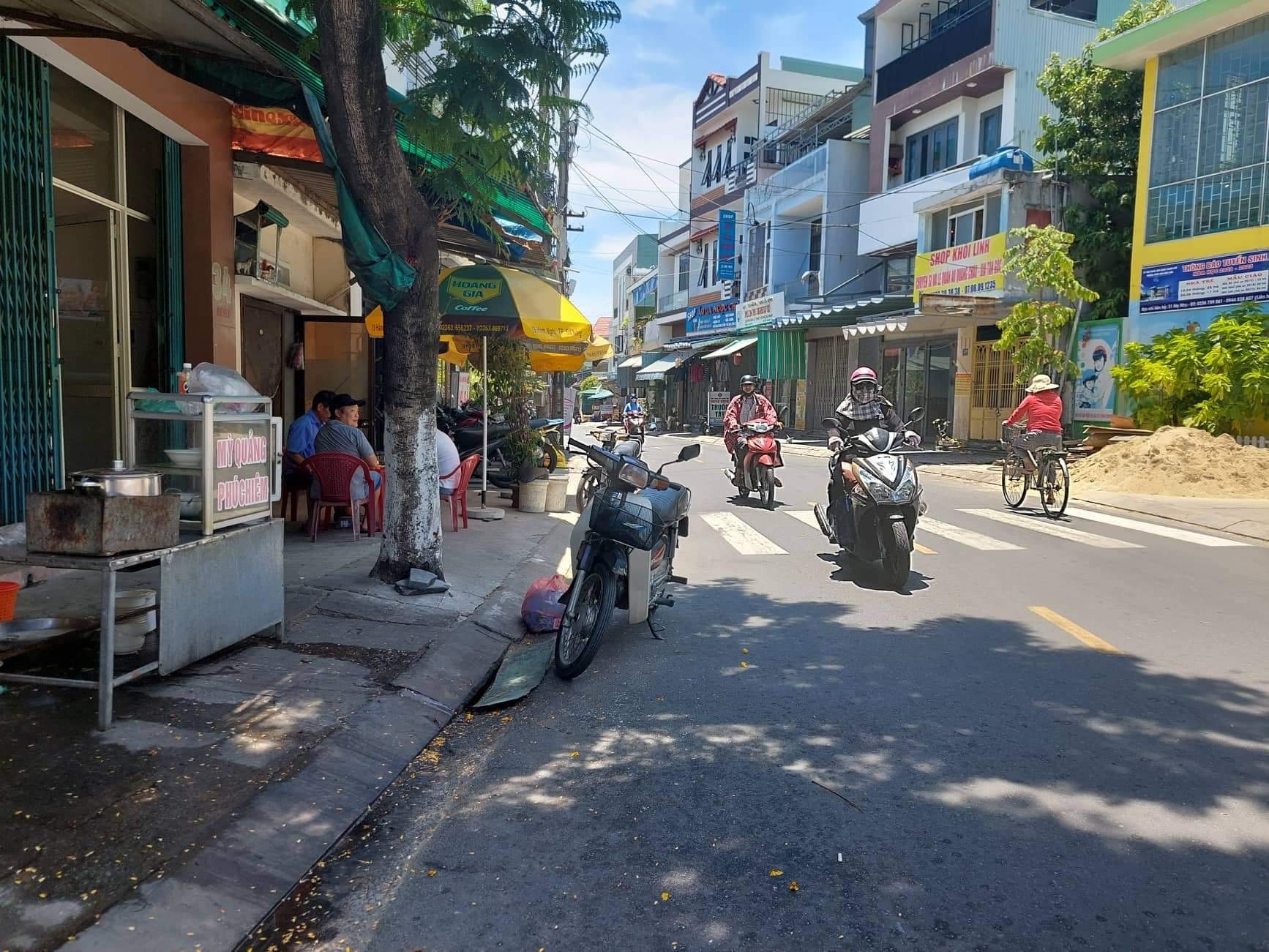 Bán nhà Mặt tiền đường Mẹ Nhu, Quận Thanh Khê, Nhà 3 tầng, DT 23 m2, đường Ô tô đỗ. Gần Tượng đài Mẹ Nhu. Chỉ 3,25 tỷ.