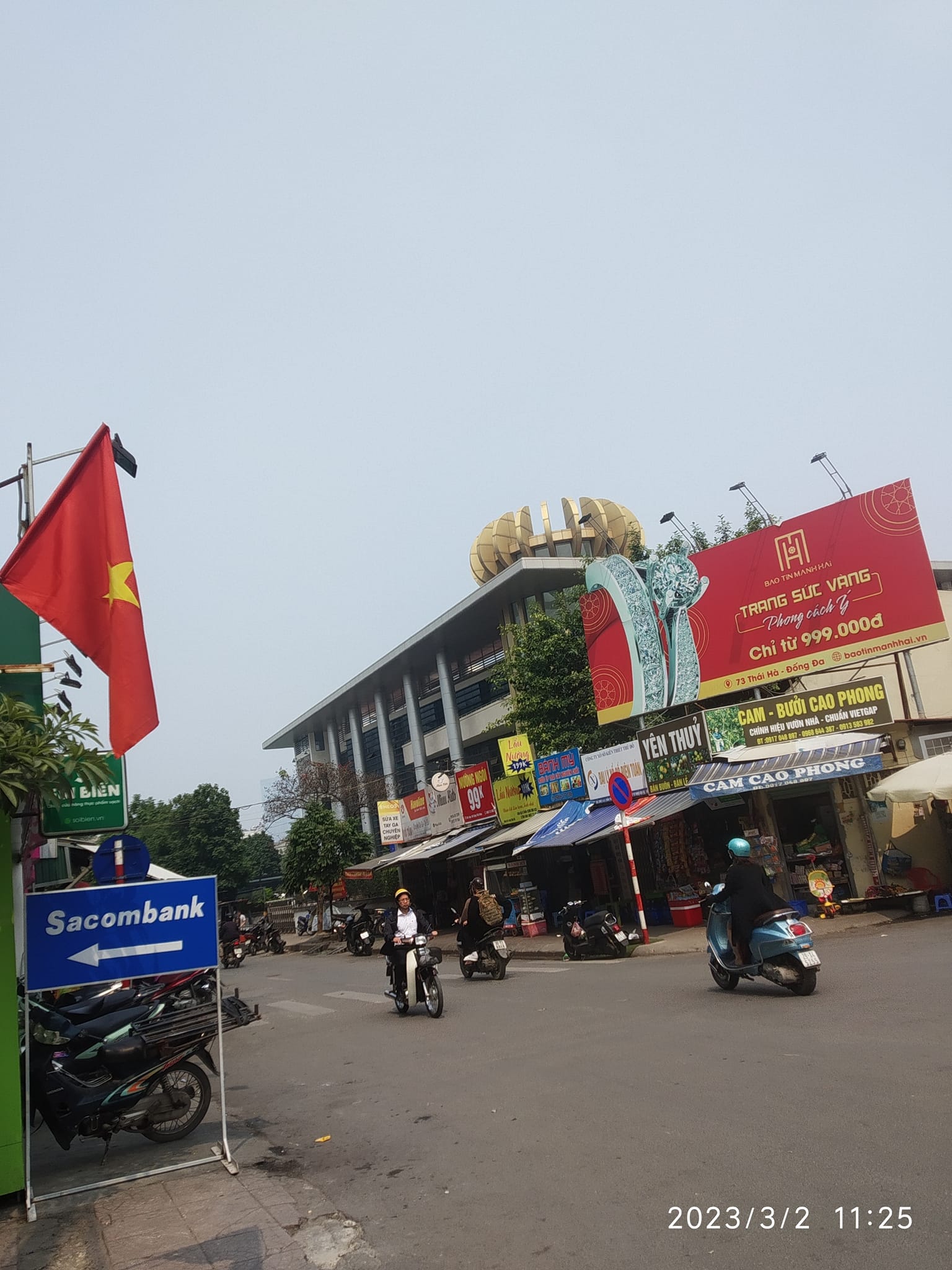 Bán nhà Phố Đặng Tiến Đông – Đống Đa. Vị trí đắc địa, kinh doanh sầm uất. DT: 50 m 4 T. MT 4 m, giá 10 tỷ có TL.