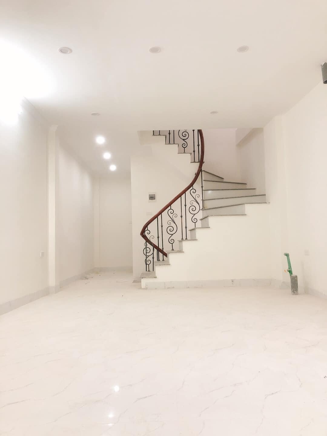 BÁN NHÀ SÔNG SÉT KIM ĐỒNG 69M2 5 TẦNG THANG MÁY –VỈA HÈ Ô TÔ - KINH DOANH VP - GIÁ 14 TỶ