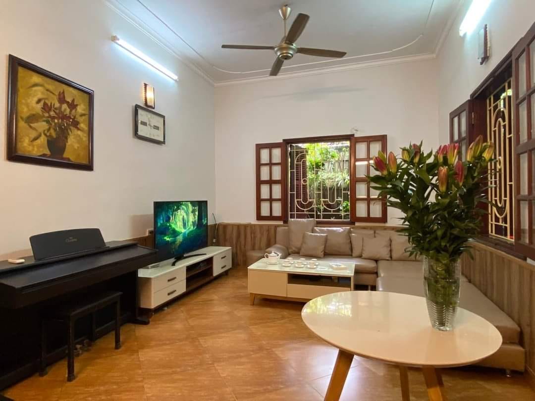 Tài chính 5 tỷ!!! Nhà đẹp ở Đội Cấn Ba Đình TẶNG NỘI THẤT VIP, CHỦ TỰ XÂY TÂM HUYẾT, ngõ thông thoáng